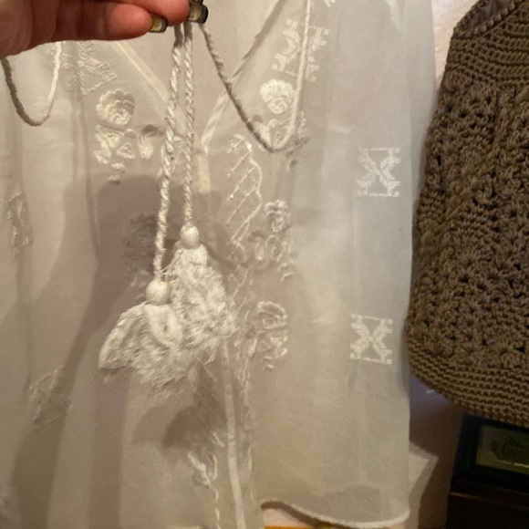 109Vintage lace, Embroidered top - Picture 5 of 9